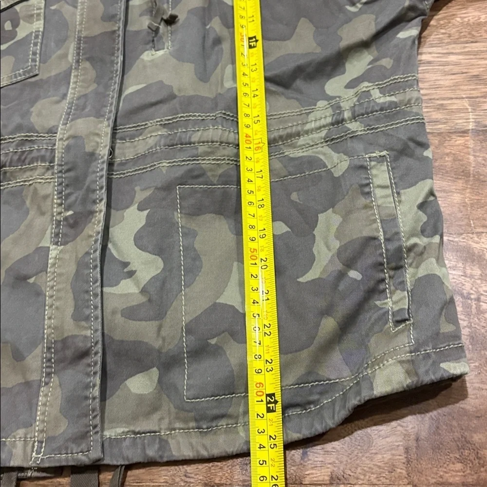 Marrakech Camo Jacket. Medium. Utility jacket. Light weight. Cinched waist